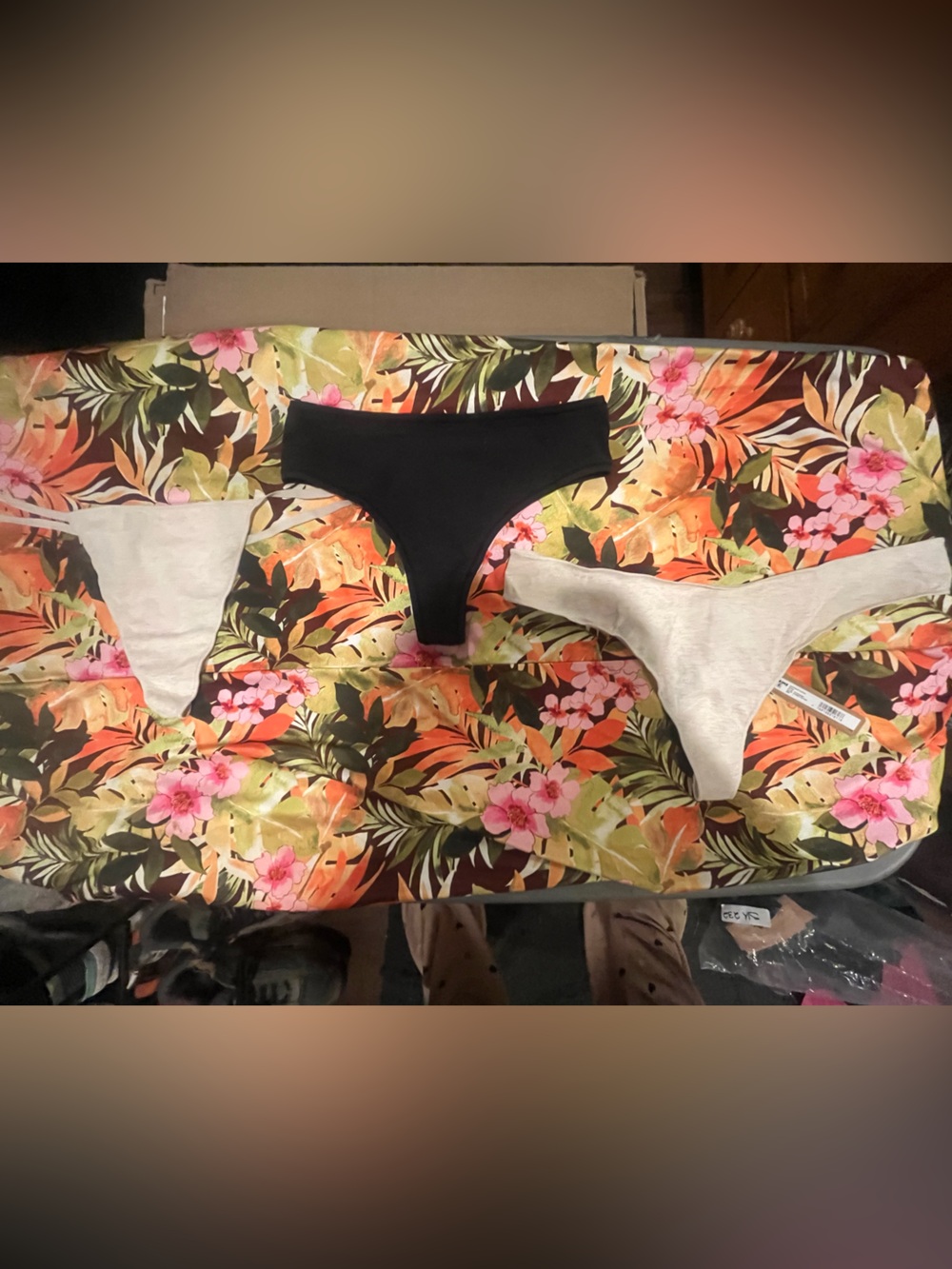 NWT SKIMS Thong Panty Bundle size large oatmeal Heather and soot